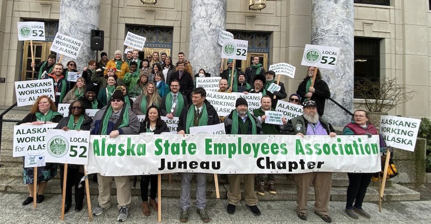 ASEA/AFSCME Local 52 members rally at the state capitol