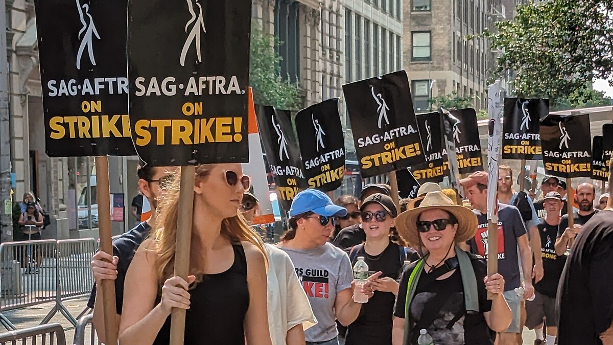 SAG-AFTRA members on strike prior to reaching the agreement.