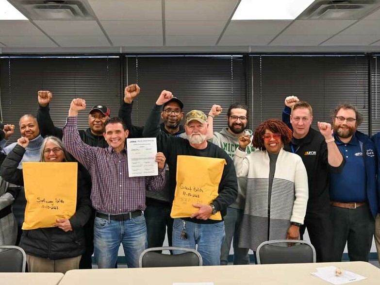 Members of UFCW Local 400